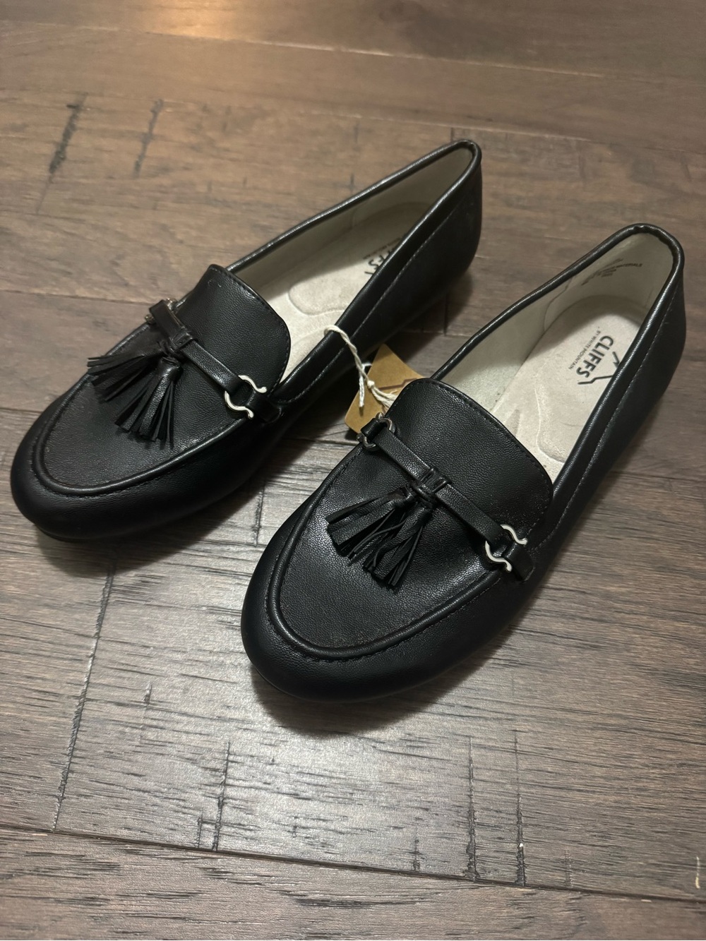 Cliffs by WHITE MOUNTAIN Black Tassel Bit Loafers